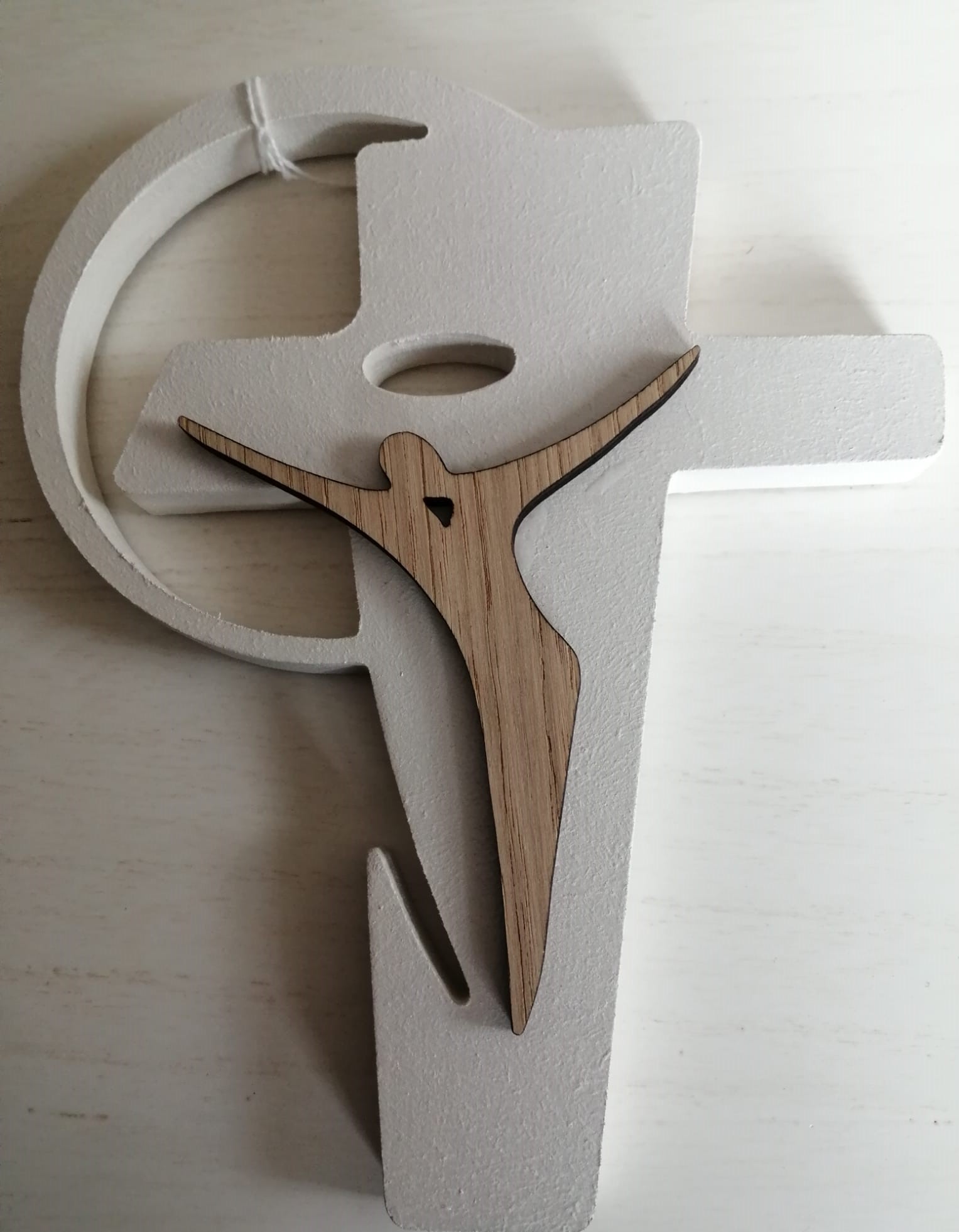 crocifisso stilizzato in legno 17x20 - immagine 2