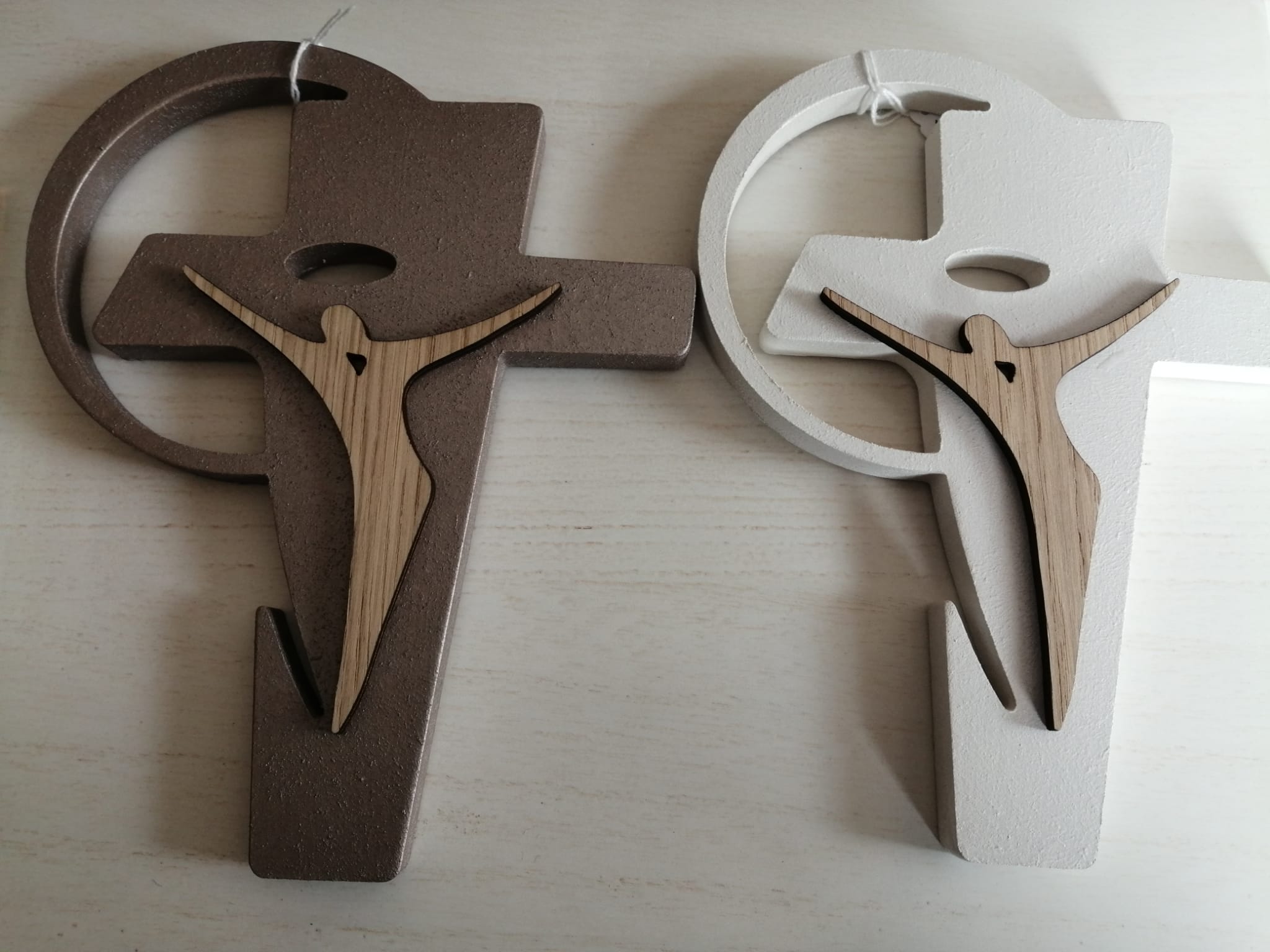 crocifisso stilizzato in legno 17x20