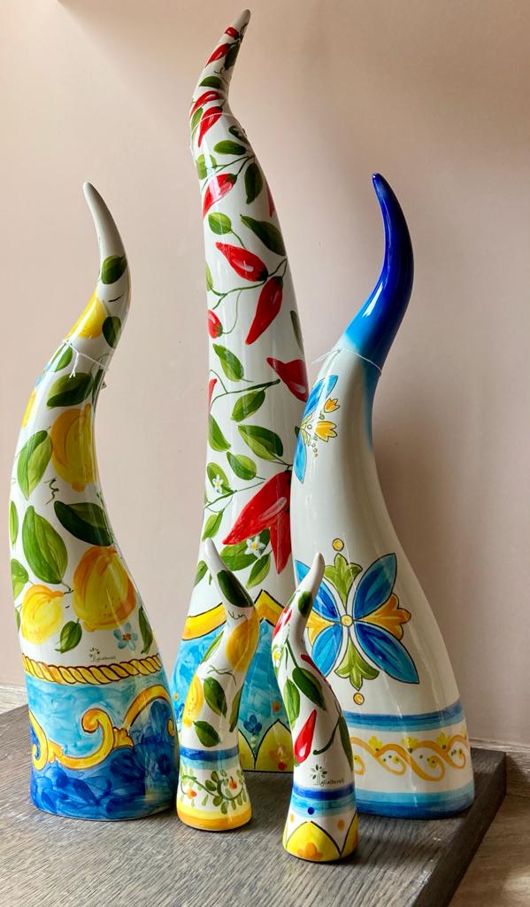 corno in ceramica di capodimonte fantasia (3 misure)
